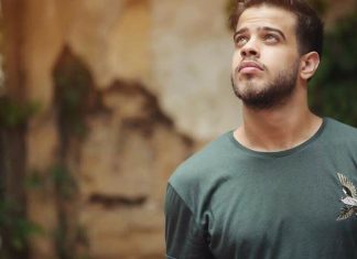 أدهم نابلسي يكشف عن صورة والدته وهذا ما قاله لها..