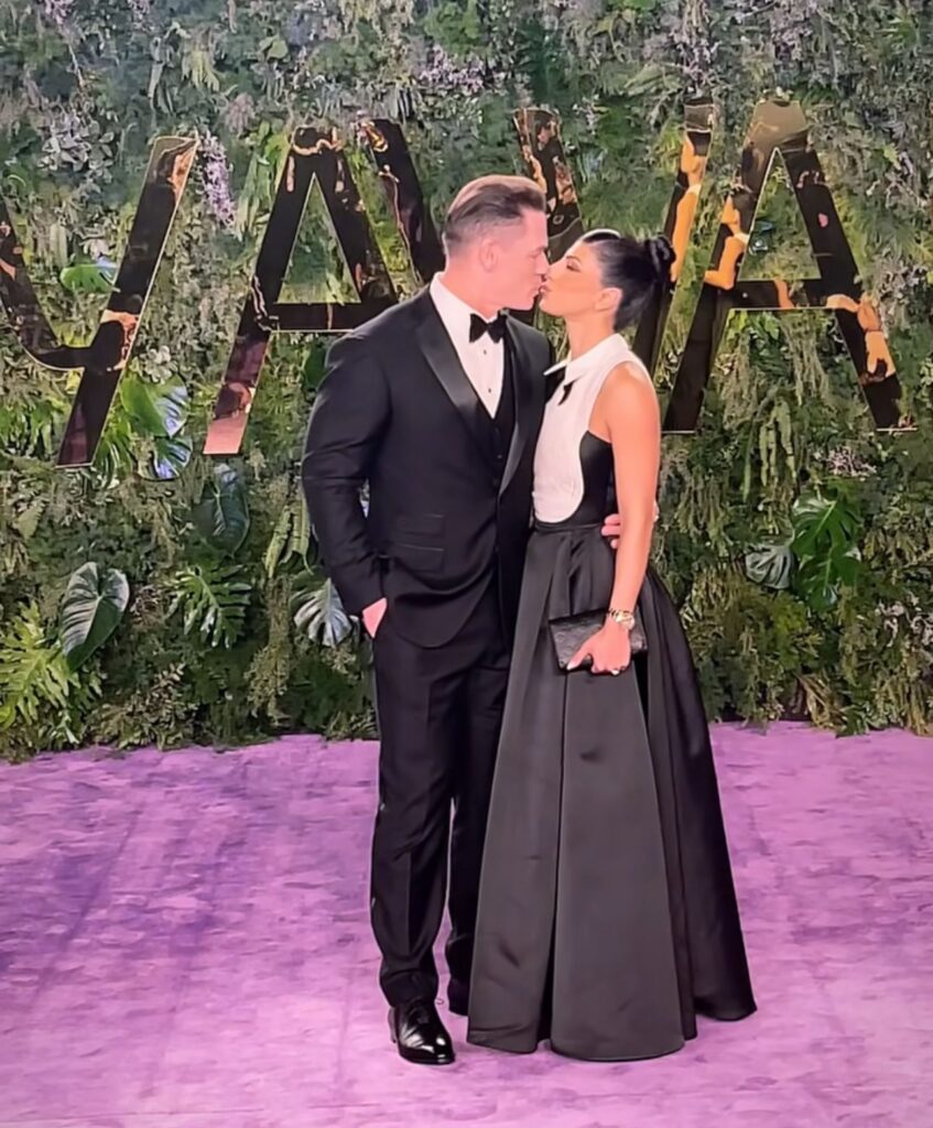 جون سينا وزوجته في Joy Awards